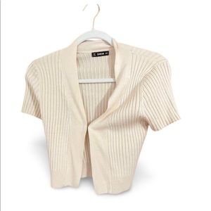 beige/cream clip top